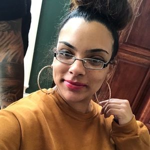 Meet your Posher, Jasmine